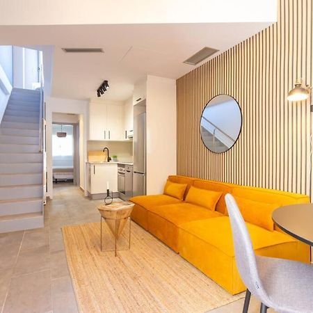 Appartamento Duplex With Terrace Near Bcn Terrassa Esterno foto