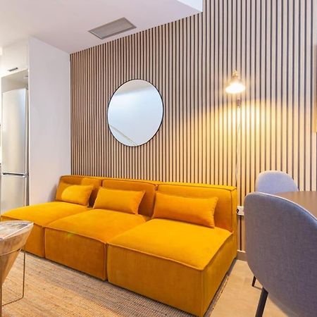 Appartamento Duplex With Terrace Near Bcn Terrassa Esterno foto