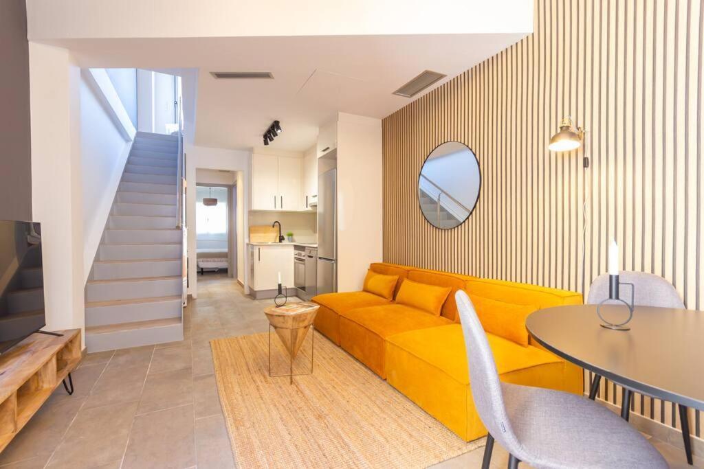 Appartamento Duplex With Terrace Near Bcn Terrassa Esterno foto