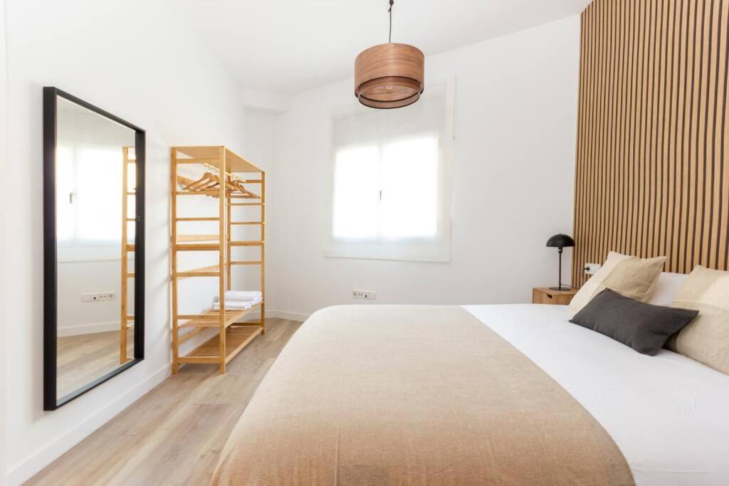 Appartamento Duplex With Terrace Near Bcn Terrassa Esterno foto