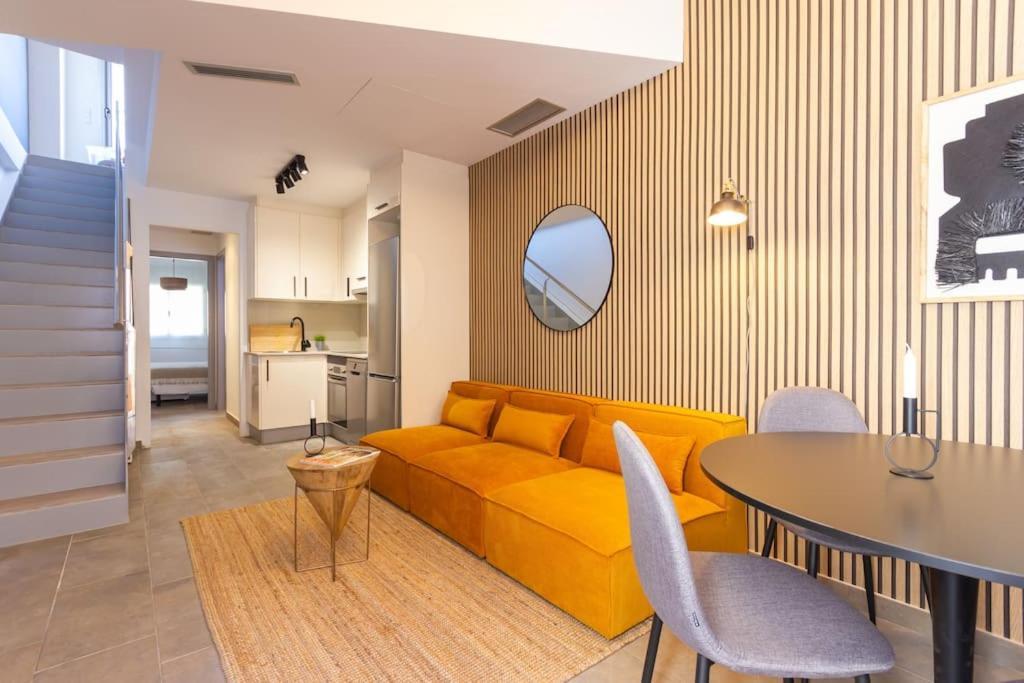Appartamento Duplex With Terrace Near Bcn Terrassa Esterno foto