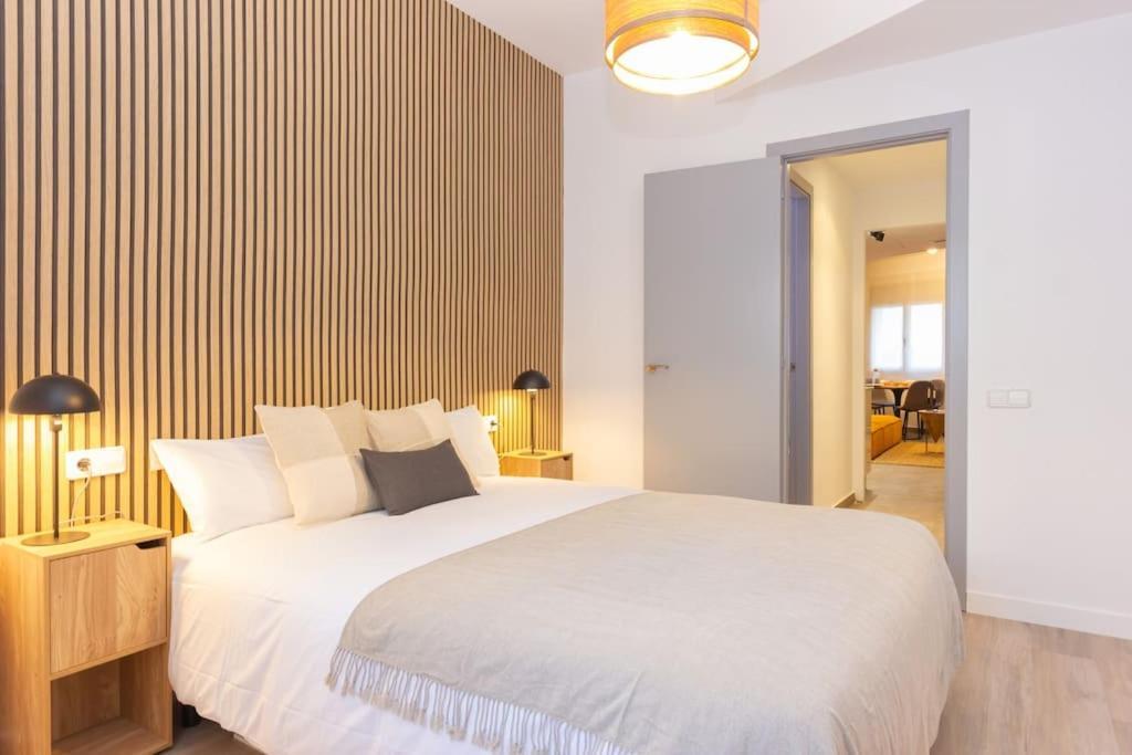 Appartamento Duplex With Terrace Near Bcn Terrassa Esterno foto