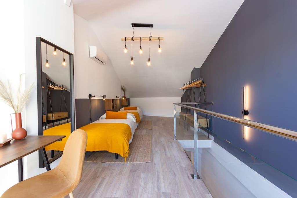 Appartamento Duplex With Terrace Near Bcn Terrassa Esterno foto