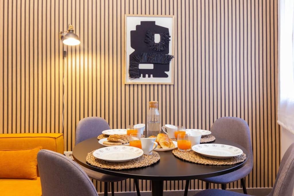 Appartamento Duplex With Terrace Near Bcn Terrassa Esterno foto