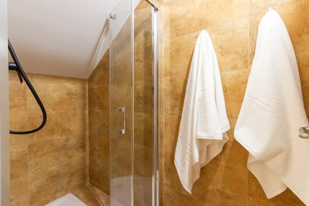 Appartamento Duplex With Terrace Near Bcn Terrassa Esterno foto