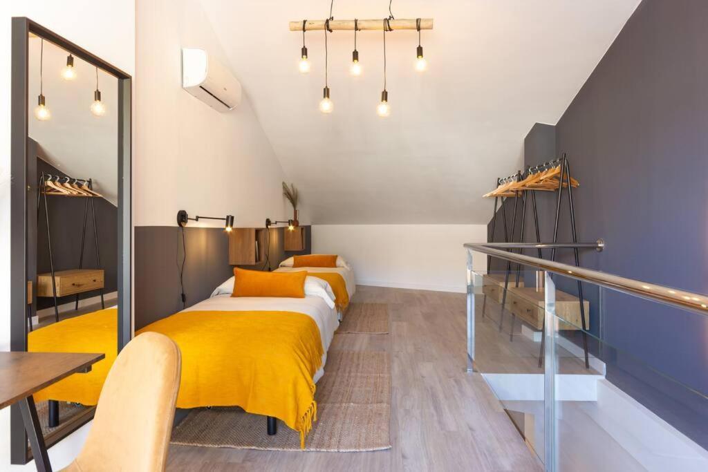 Appartamento Duplex With Terrace Near Bcn Terrassa Esterno foto