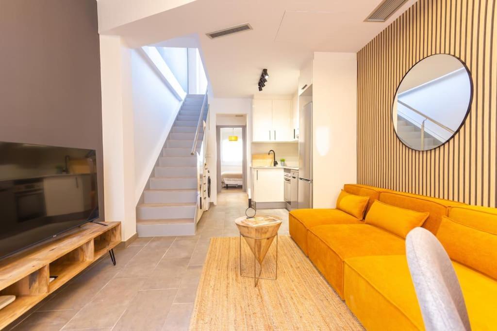 Appartamento Duplex With Terrace Near Bcn Terrassa Esterno foto