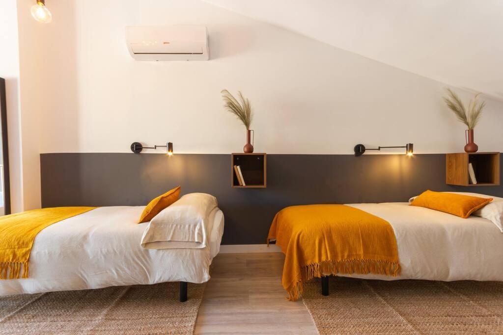 Appartamento Duplex With Terrace Near Bcn Terrassa Esterno foto