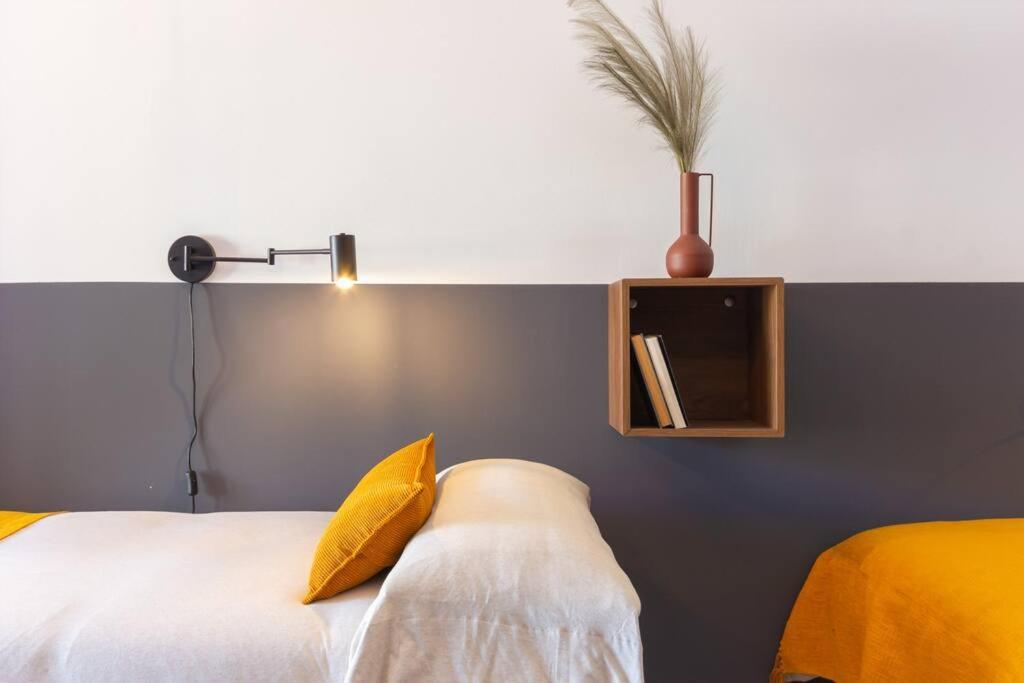 Appartamento Duplex With Terrace Near Bcn Terrassa Esterno foto
